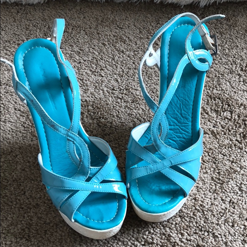 Blue wedges.
